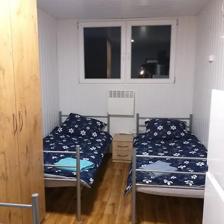 N5 - 2 , Kuchnia , łazienka 5 Osobowy - Freezerhause Izdebno- Noclegigrodziskpl Grodzisk Mazowiecki