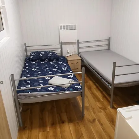 N5 - 2 , Kuchnia , łazienka 5 Osobowy - Freezerhause Izdebno- Noclegigrodziskpl * Grodzisk Mazowiecki